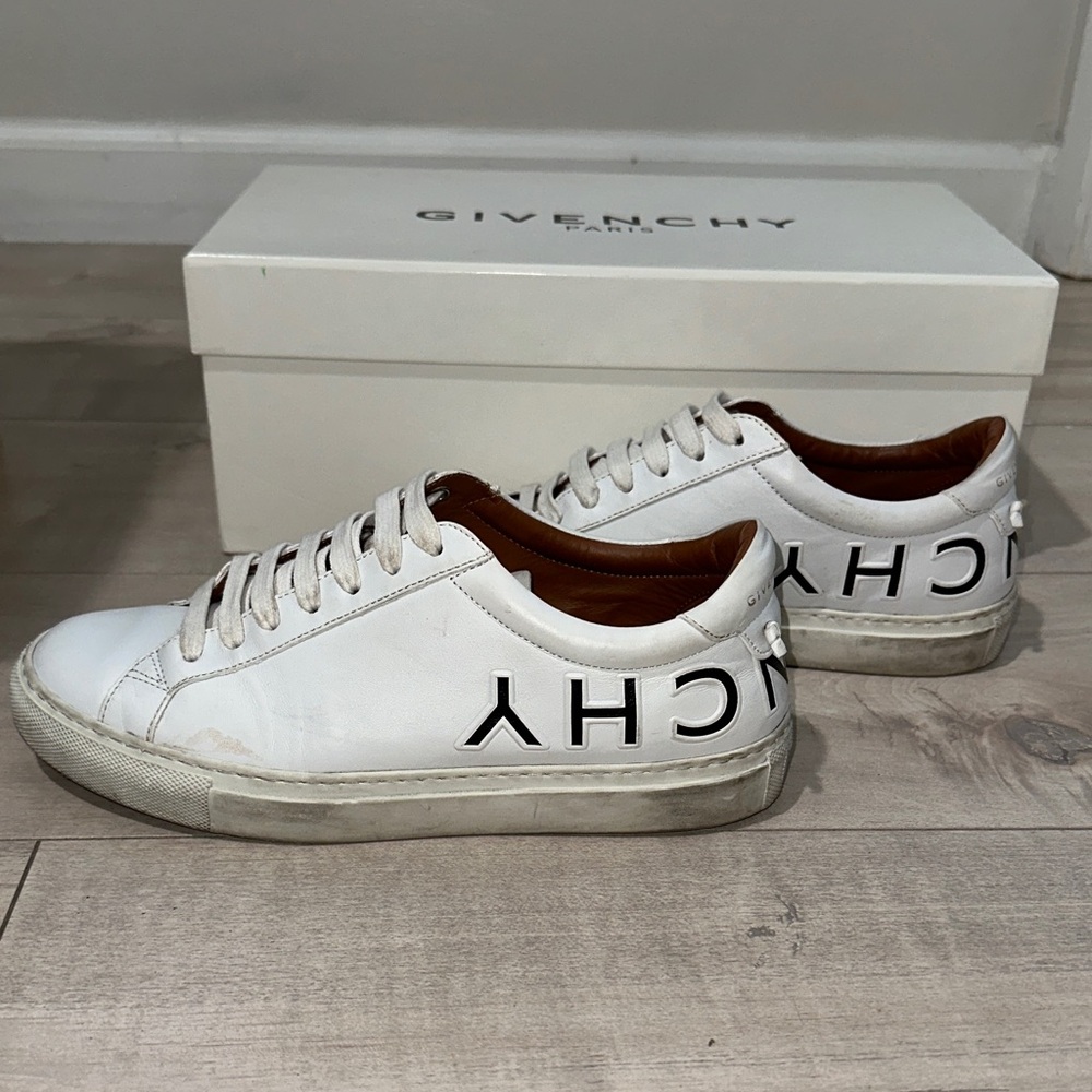 Givenchy Women’s Urban Street Classic White Sneakers - Picture 4 of 7